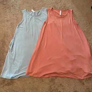 2 sleeveless dresses